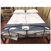 Can an adjustable bed have a footboard?